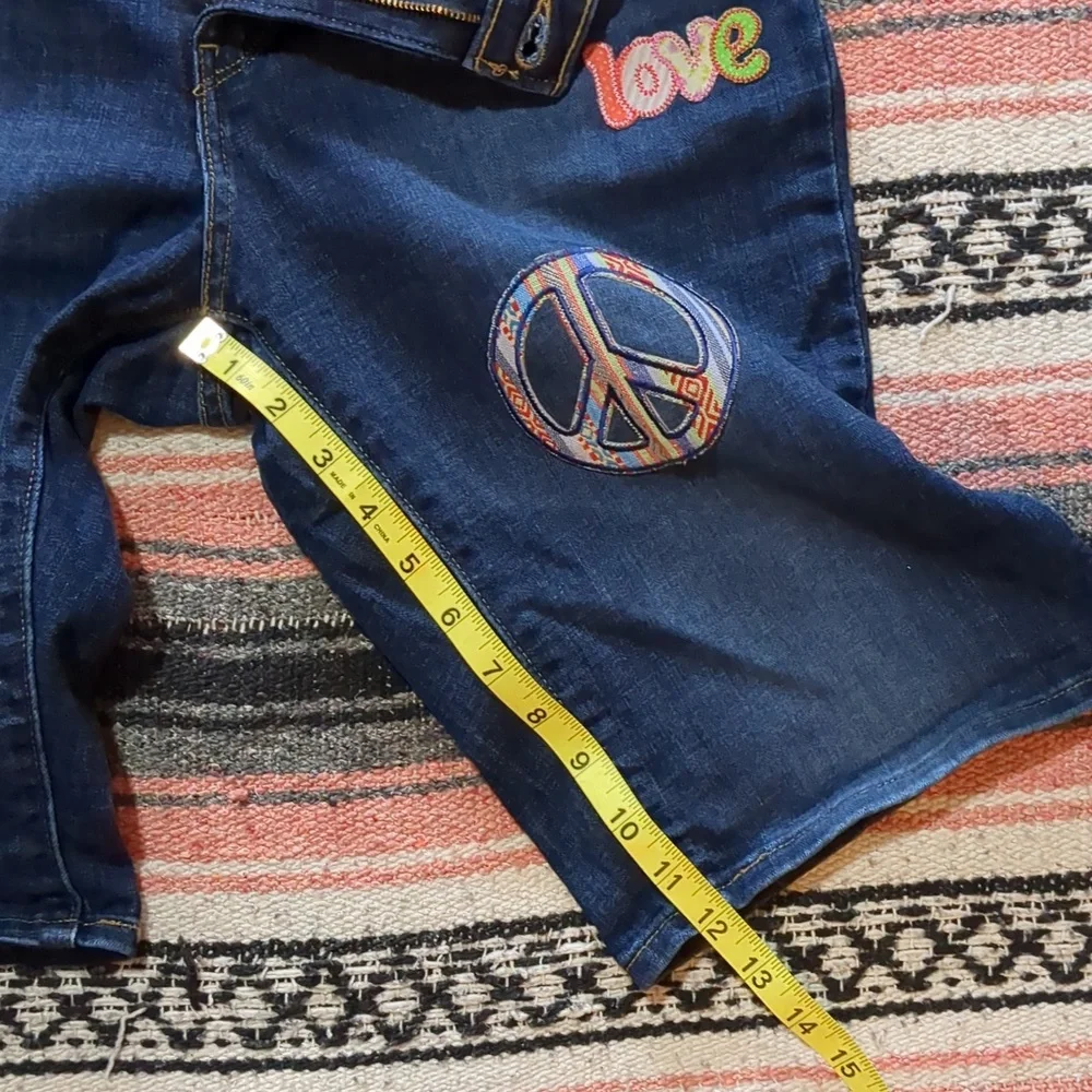 Levi's Denim Shorts with Patches - Picture 6 of 12